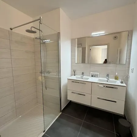 Dans Avec Piscine Lejlighed *