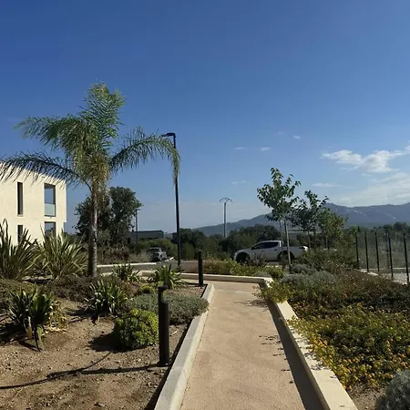 Dans Avec Piscine Apartmán Calvi (Corsica)