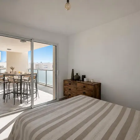 Dans Avec Piscine Apartmán